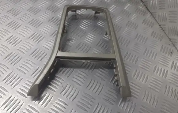Opel Astra H Gear shifter surround trim plastic 13116961