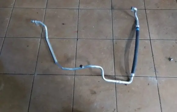 Air conditioning (A/C) pipe/hose