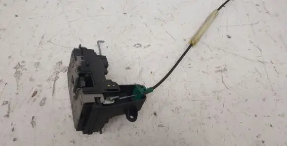 Opel Zafira B Sliding door lock 1322039