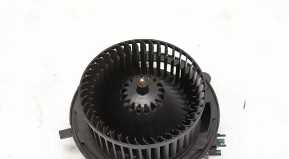 Volkswagen Golf VII Heater fan/blower 5Q1819021