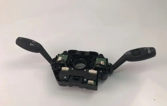 BMW 2 F46 Wiper turn signal indicator stalk/switch 9368597