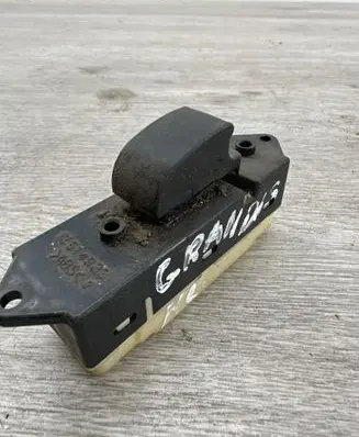 Mitsubishi Grandis Electric window control switch 514933