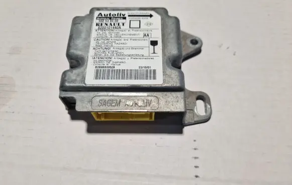 Renault Scenic I Airbag control unit/module 8200101440A