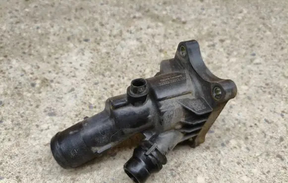 Volvo XC90 Thermostat 31686560 32922100121