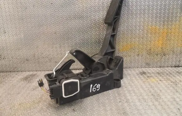 Mercedes-Benz A W169 Accelerator throttle pedal 1693000204