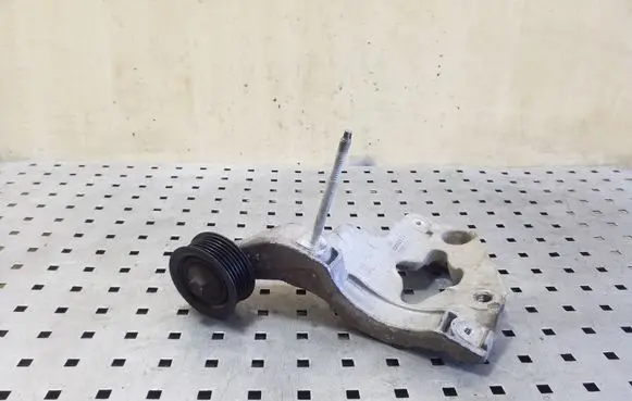 Jeep Grand Cherokee A/C compressor mount bracket VMMT03