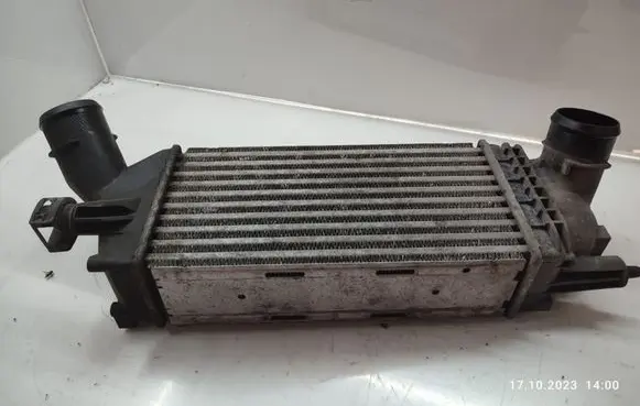 Citroen C5 Intercooler radiator 9657073480