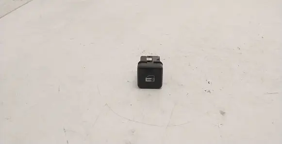 BMW 5 E39 Central locking switch button 8360828
