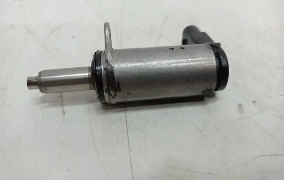Audi A4 S4 B8 8K Camshaft vanos timing valve 06H103697A C271302302 11112512341B