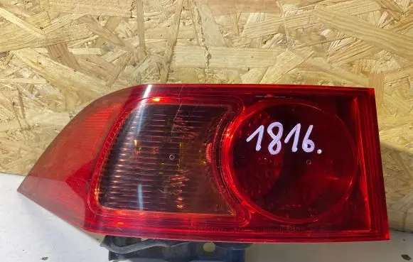 Honda Accord Rear/tail lights E138556