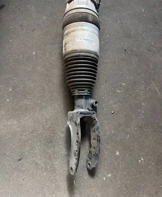 Porsche Cayenne (92A) Air suspension front shock absorber 7P5616403AE