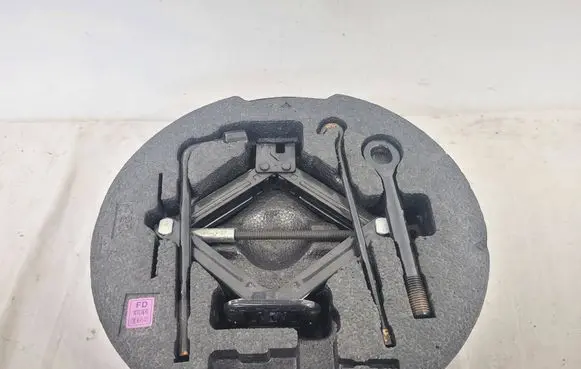 Hyundai i30 Tool box 091492L000