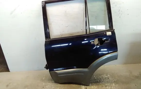 Mitsubishi Pajero Rear door