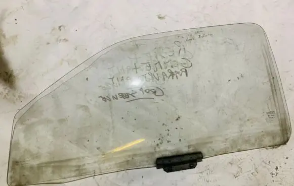 Ford Fiesta Front door window glass four-door