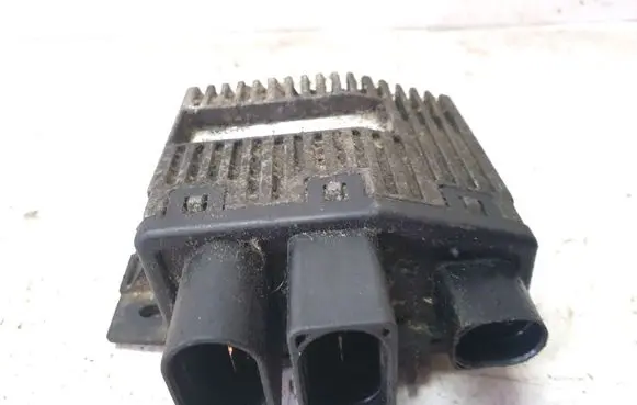 Volkswagen Transporter - Caravelle T5 Coolant fan relay 3B0919506