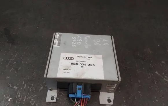 Audi A4 S4 B6 8E 8H Sound amplifier 8E9035223