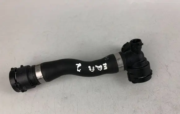 Engine coolant pipe/hose