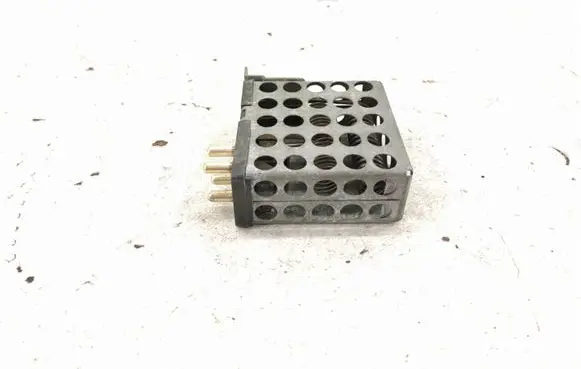 Mercedes-Benz C W202 Heater blower fan relay A2028200197 2028200197