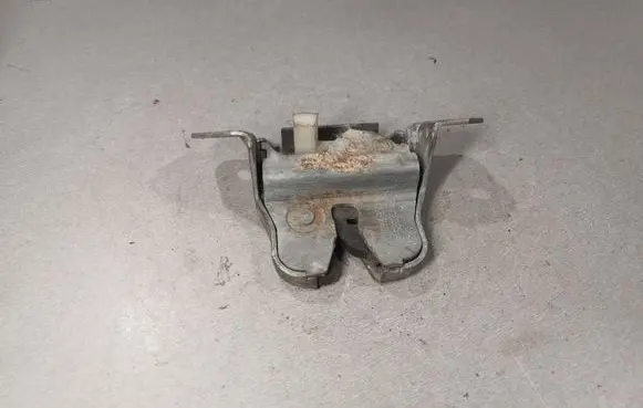 Tailgate/trunk/boot lock/catch/latch