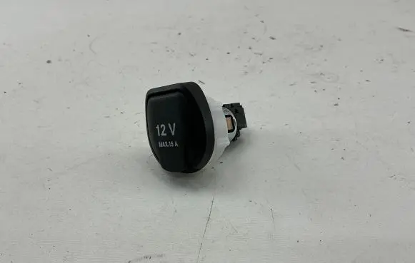 Mercedes-Benz A W176 12 V Socket (rear) 620735101 050815