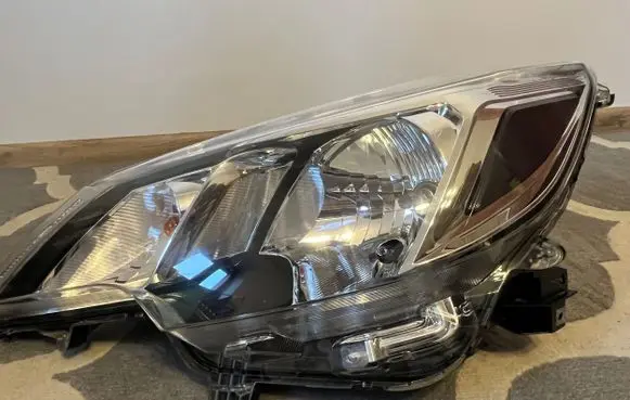 Mitsubishi Space Star Headlight/headlamp 8301D445