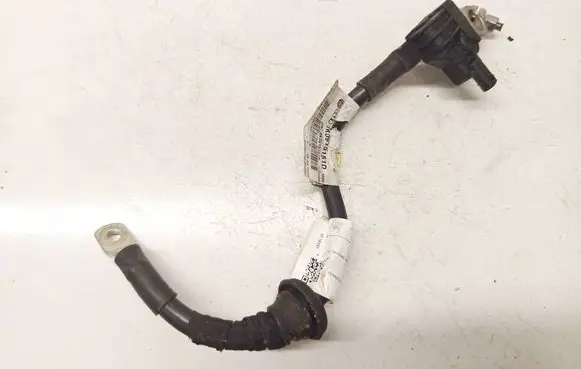 Skoda Fabia Mk2 (5J) Positive cable (battery) 8K0915181D