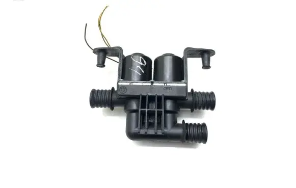 BMW 5 E60 E61 Coolant heater control valve 6931708 1147412181