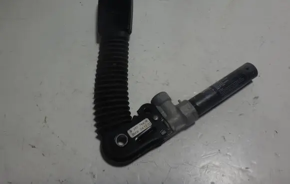 BMW 3 E46 Front seatbelt buckle 8257788