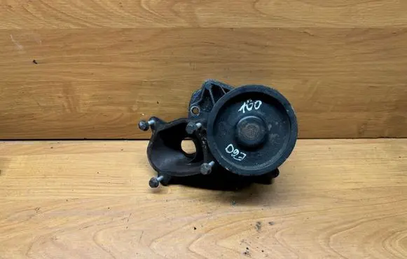 BMW 5 E60 E61 Water pump 7790045