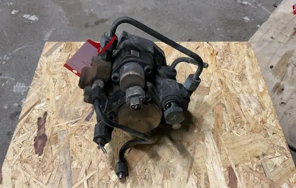Subaru Legacy Fuel injection high pressure pump 2940000760