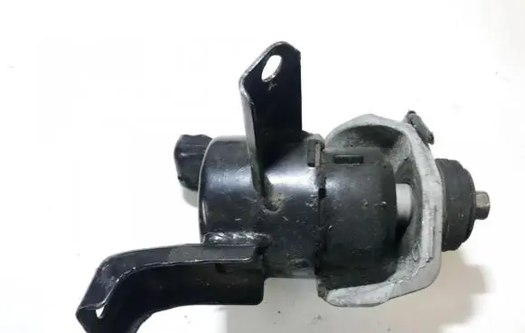 Mazda 6 Engine mount bracket GJ6A