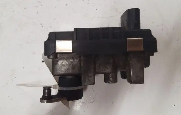 Mercedes-Benz E W211 Turbine electric control actuator 6NW008412 712120 04106L2