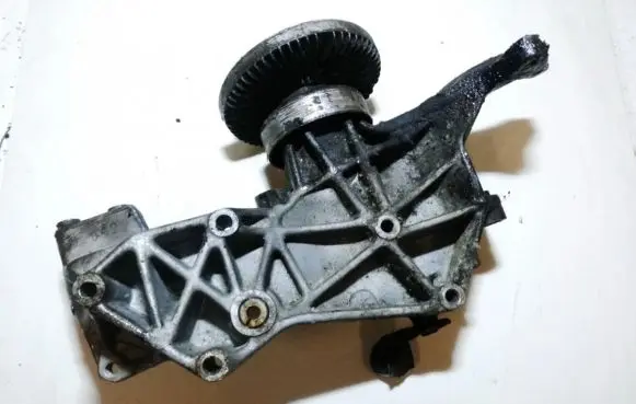 Volkswagen PASSAT B5 Engine mounting bracket 058145523e