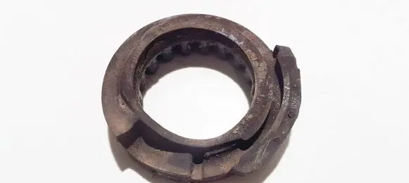 Volkswagen PASSAT B3 Front coil spring rubber mount 357512149a