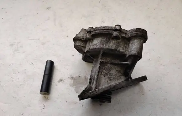 Volkswagen Crafter Vacuum pump 722300690