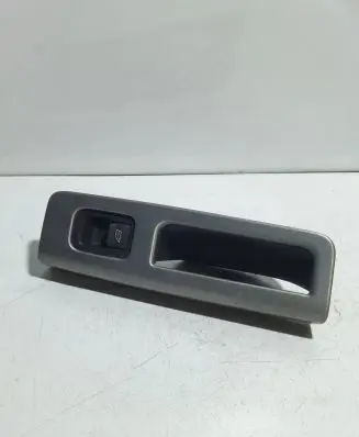 Volvo S40 Electric window control switch 8679681