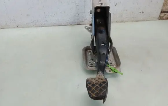 Volkswagen Caddy Brake pedal 1T1721057K