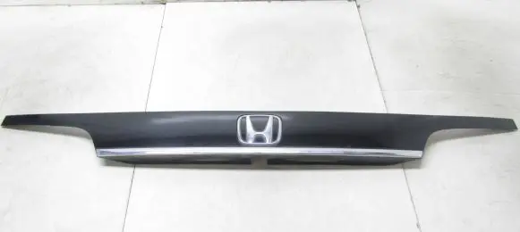 Honda CR-V Trunk door license plate light bar 74890-T1G-E000