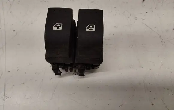 Renault Megane II Electric window control switch 10272
