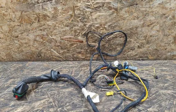 Maserati Coupe Front door wiring loom 623753 200490