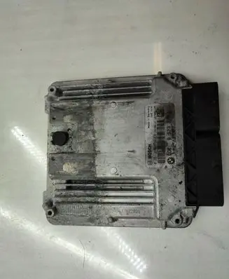BMW 5 F10 F11 Engine control unit/module 8573773 0281019729
