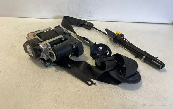 Audi Q7 4M Front seatbelt 4M0857705E