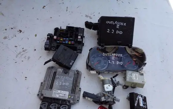 Mitsubishi Outlander Engine control unit/module ECU
