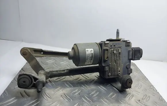 Volkswagen Touran I Wiper motor 1T0955120A 0390241718