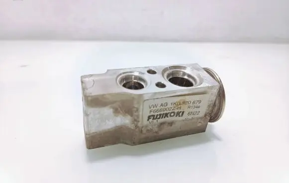 Volkswagen PASSAT B7 Air conditioning (A/C) radiator (interior) 1K0820679 6N22 R134A