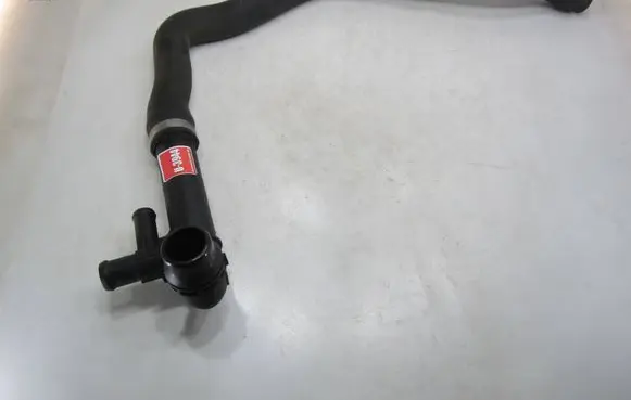 Volkswagen PASSAT B8 Engine coolant pipe/hose 5Q0121619D