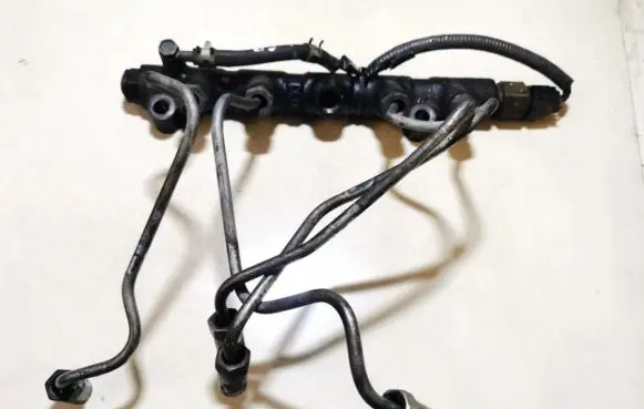 Toyota Avensis Verso Fuel main line pipe