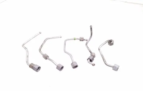 Fuel injector supply line/pipe