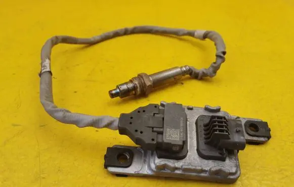 Skoda Superb B8 (3V) Lambda probe sensor 04L907805CE