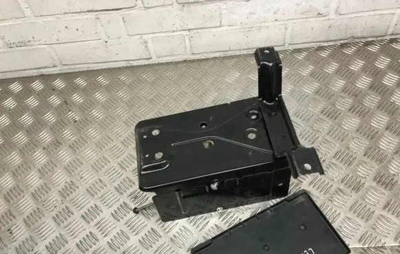 Battery tray